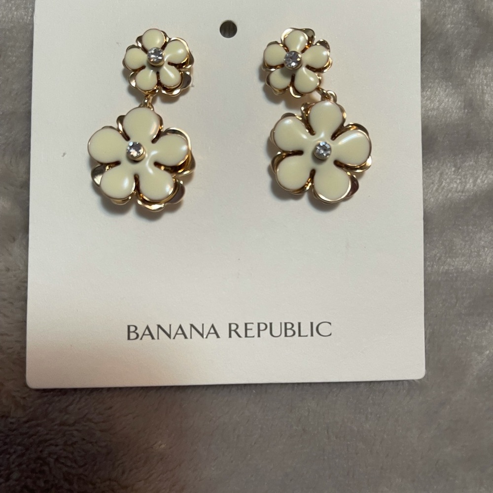 Banana Republic women earrings new